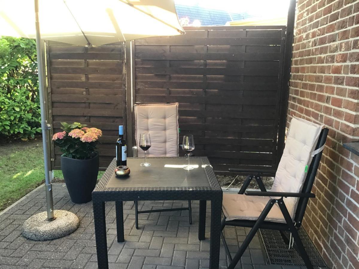 Apartment 1 Mit Terrasse Und Pkw-Stellplatz Leverkusen Esterno foto